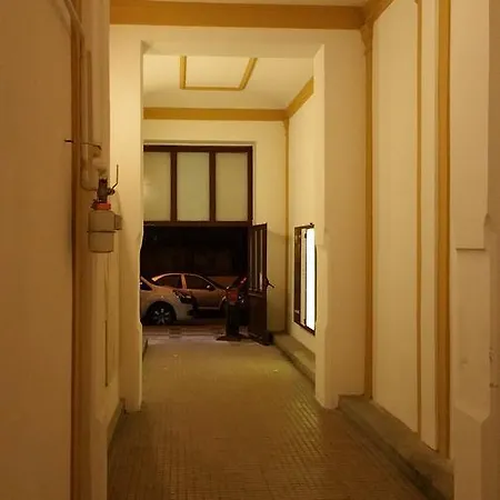 Cozy Private In The City Center شقة *