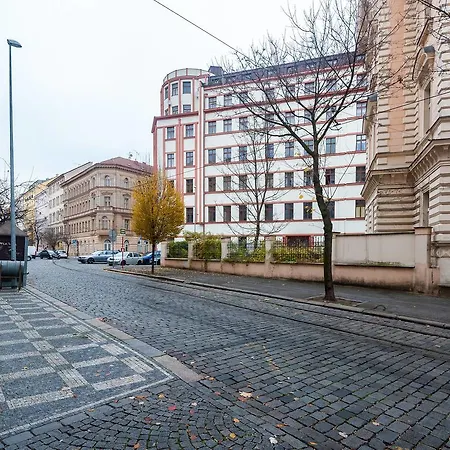 Cozy Private In The City Center شقة براغ